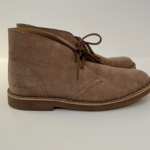Clarks Artisan Desert Chukka Boots Booties Brown Taupe Leather Women US 9 EUR 40 - Picture 1 of 15